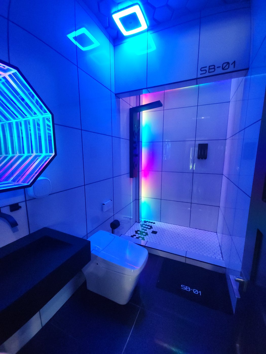 Space themed bathroom at Bear Falls Resort.